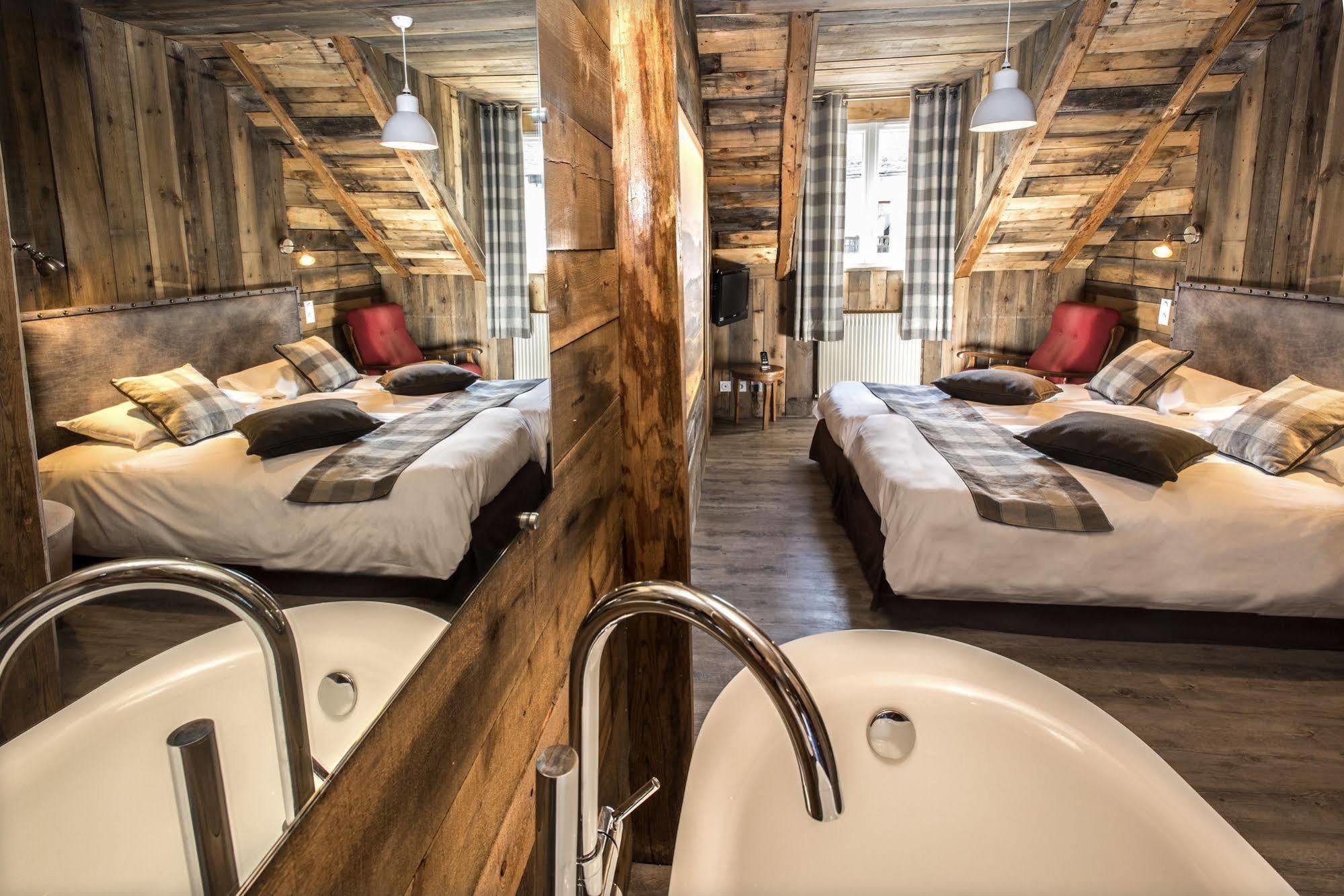 Hotel Le Rocher Blanc Albaret-Sainte-Marie Esterno foto