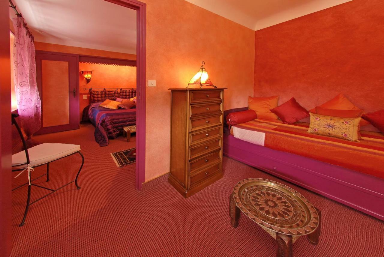 Hotel Le Rocher Blanc Albaret-Sainte-Marie Esterno foto
