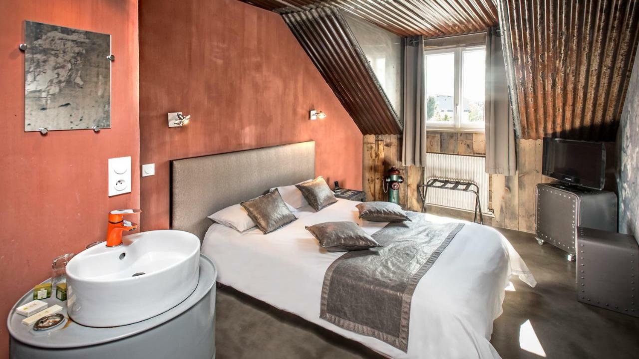 Hotel Le Rocher Blanc Albaret-Sainte-Marie Esterno foto